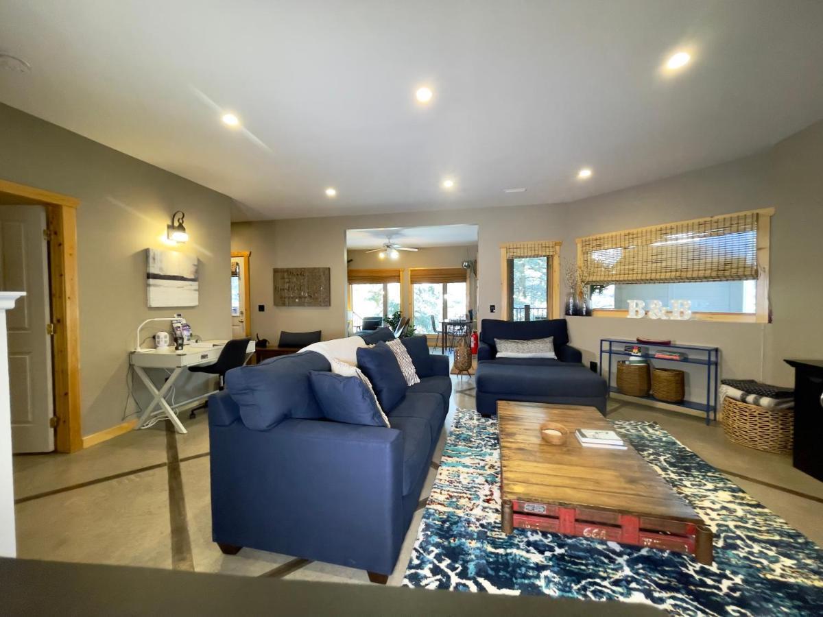 Blanchard Mountain Bnb. Your Adventure Awaits! * Canmore